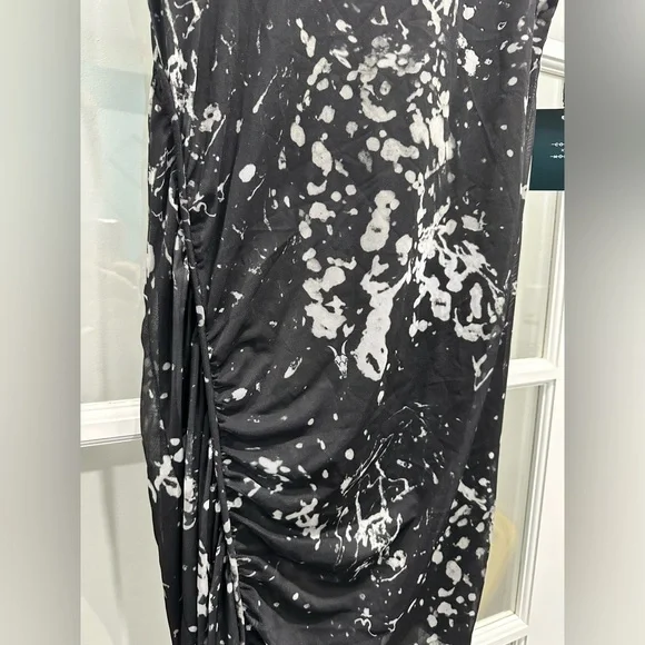 Code X Mode Elegant Black and White Sleeveless Dress - Size Medium - Picture 4 of 6